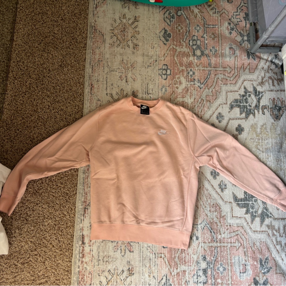 Nike Peach Crewneck Sweatshirt